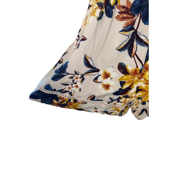 Gypsies & Moondust floral wrap front romper - size L - Picture 6 of 7